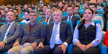 bakan-bak-genclik-merkezlerimizin-sayisi-510larin-uzerinde-QQPkjXyy.jpg