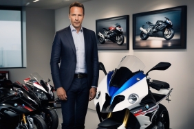 bmw-motorrad-ceosu-markus-flasch-markanin-2013-sonunda-wsbkden-ayrilmasinin-toprak-razgatlioglunun-sonunda-iyilestirdigi-ivm4qtiH.png