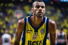 fenerbahce-bekoya-bir-kotu-haber-de-devon-halldan-geldi-B1GAsET8.png