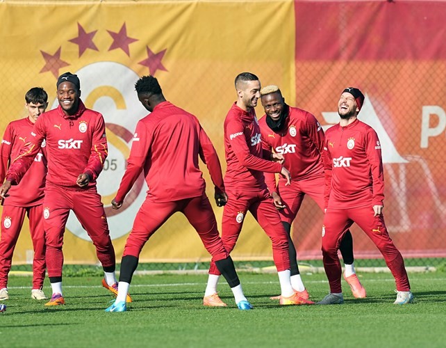 galatasaray-az-alkmr-maci-hazirliklarini-surduruyor-zeRiuGJh.jpg