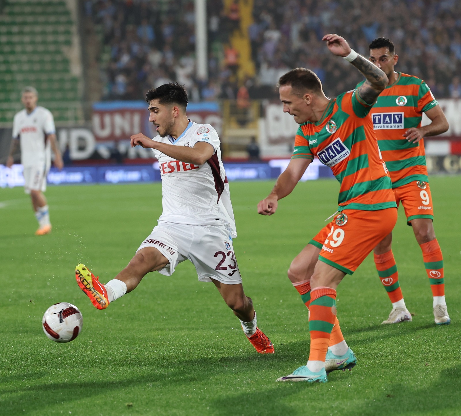 trabzonspor-ile-alanyaspor-17nci-randevuda-7jwtGfU3.jpg