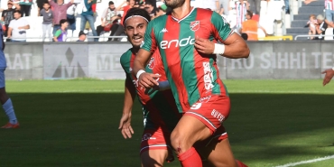 karsiyaka-ile-bursaspor-18-yil-sonra-rakip-Wv6cjmsL.jpg