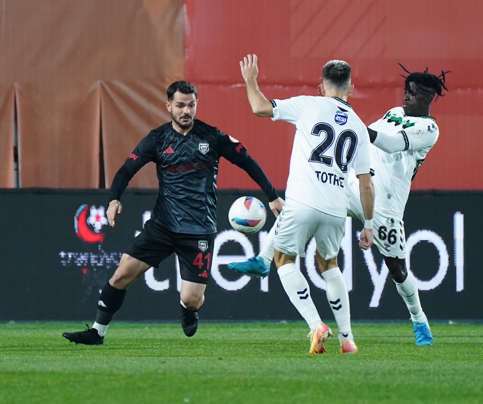 pendikspor-sakaryaspor-3-0-d7VUeC7b.jpg