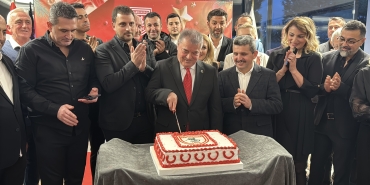 samsunspor-baskan-vekili-bilen-2025-yilinin-camiamiz-icin-basarilarla-dolu-gecmesini-temenni-ediyoruz-EJZ7D9Gn.jpg